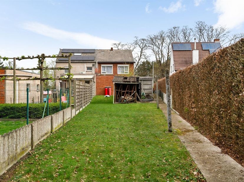 Te renoveren HOB met 3 slpks op 520m²<br />
Deze woning dateert van 1964, werd steeds goed onderhouden, maar dient aangepast te worden naar de hedenda