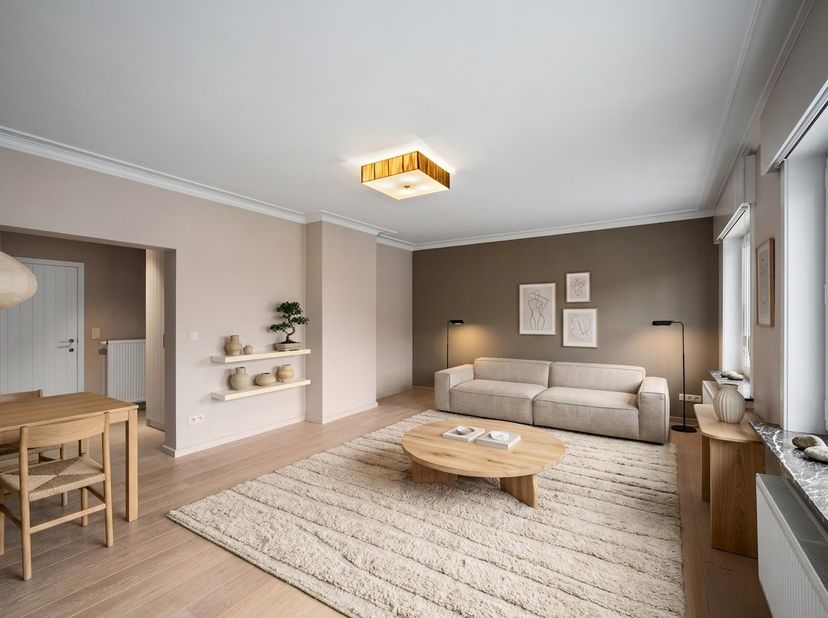 Dit instapklare en bijzonder lichtrijke appartement geniet een uitstekende ligging in het centrum van Heist. Het appartement bevindt zich in een brede