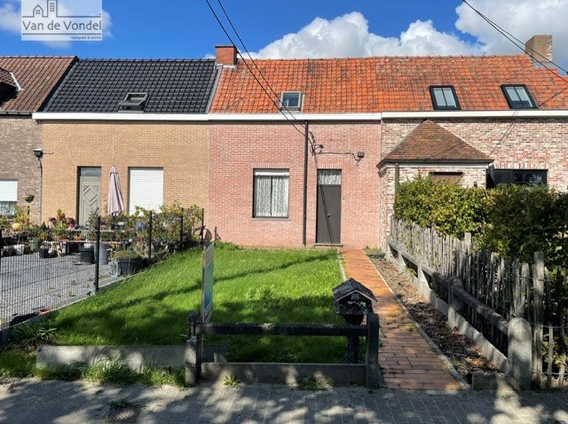 Huis te koop in Wakkense Heirweg 15,
                    9800 Deinze