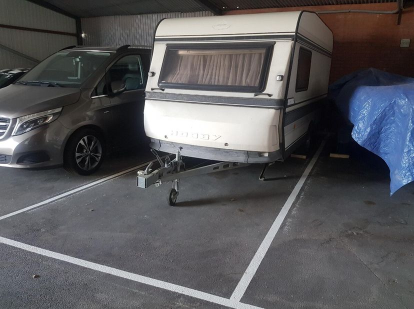 Garage te huur in Leegstraat 222,
                    8780 Oostrozebeke