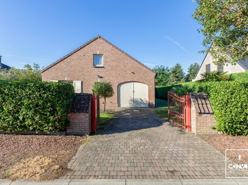 Huis te koop in Olmenstraat 21,
                    9950 Waarschoot