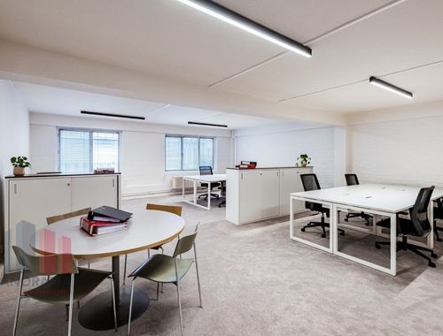                                         Bureaux à louer à Gent, € 3.200
