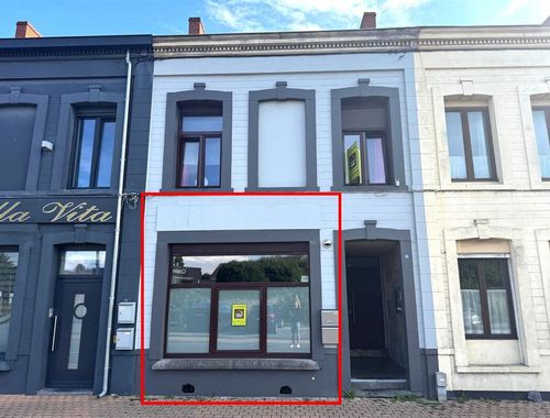                                         Appartementsgebouw te koop in Péruwelz, € 135.000
