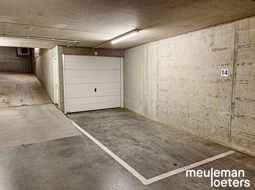 Garage te koop in Kortrijksestraat 47 bus G6,
                    8020 Oostkamp