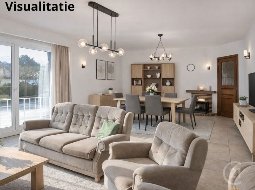 Dit appartement op de gelijkvloers in Westende-Bad biedt een uitstekende renovatiekans. Het beschikt over drie slaapkamers, een badkamer, een berging,