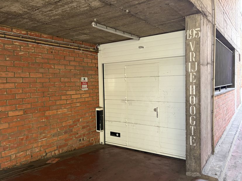 Garage te koop in Lange Lobroekstraat 177,
                    2060 Antwerpen