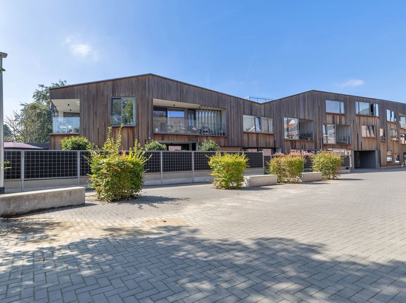 Bent u op zoek naar een comfortabel en energiezuinig appartement op een uitstekende locatie? Dan is dit aangename appartement in de Stationsstraat 121