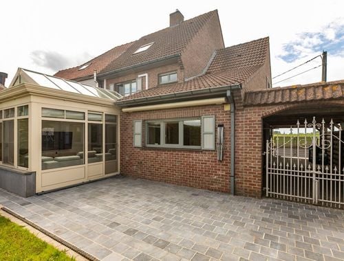                                         Koppelwoning te koop in Ooigem, € 398.000
