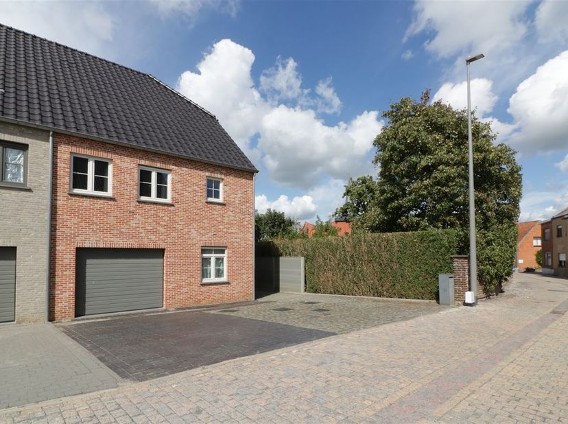 Huis te huur in Sint-Pietersstraat 7,
                    3220 Holsbeek