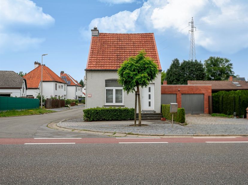 INSTAPKLARE EN ENERGIEZUINIGE WONING MET EEN UNIEKE INDELING OP CENTRALE LIGGING TE BERINGEN<br />
<br />
Bent u op zoek naar een instapklare woning