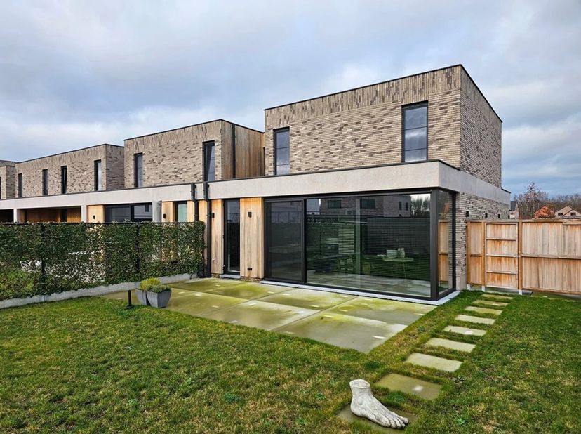 - Recente nieuwbouw woning in Godskespark, in het kleine maar gezellige Godsheide.<br />
=&amp;gt; Voor contact en info, contacteer rechtstreeks:  Daniël.