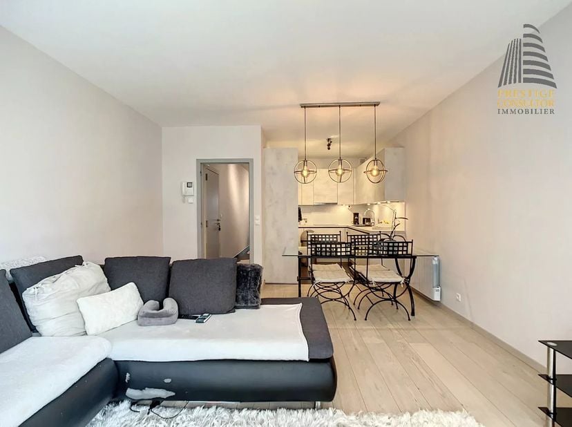 WESTLAND - REF: 86932458 - PRACHTIGE LUXE GEBOUWDE GRONDVERDIEPING MET TWEE SLAAPKAMERS EN TUIN!<br />
Gelegen in een van de meest gewilde wijken van