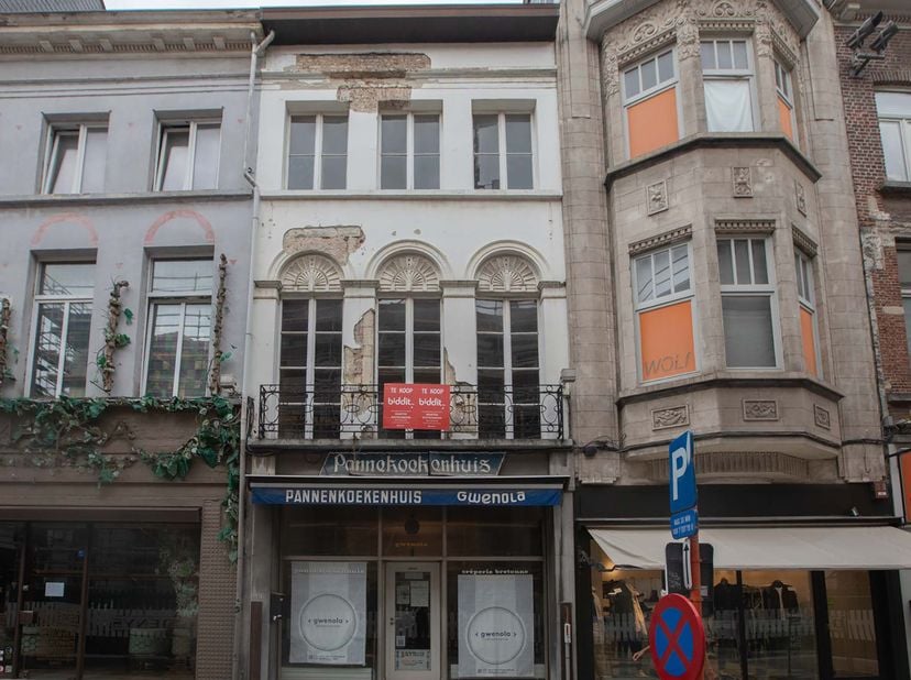 ICONISCHE GENTSE PANNENKOEKENHUIS -<br />
<br />
Het iconische Gentse pannenkoekenhuis Gwenola in de Voldersstraat was jarenlang een begrip dankzij de