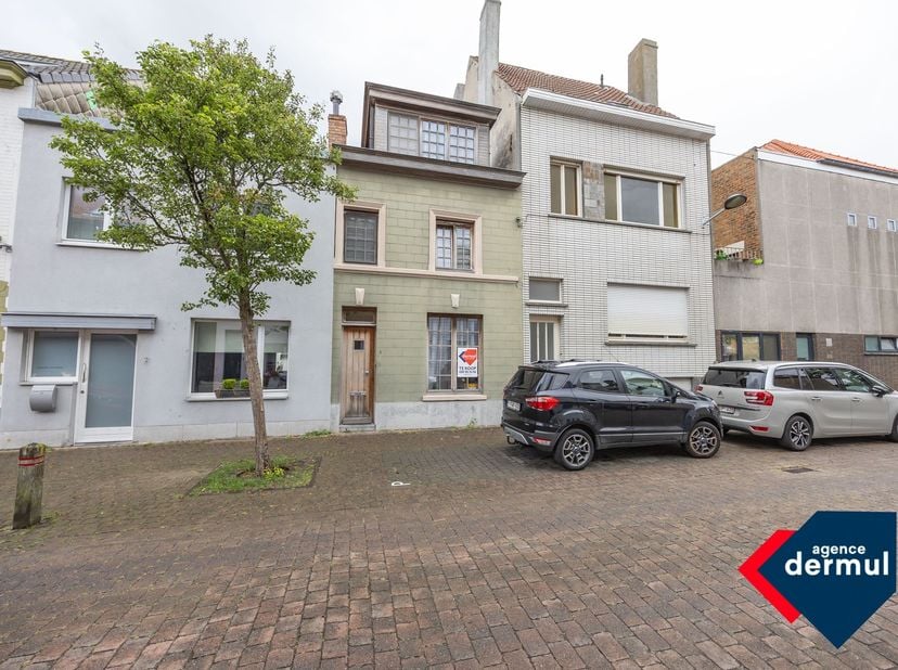 À la recherche d’une maison familiale chaleureuse dans un quartier calme? Cette maison de rangée récemment rénovée avec 3 chambres vous offre le meill