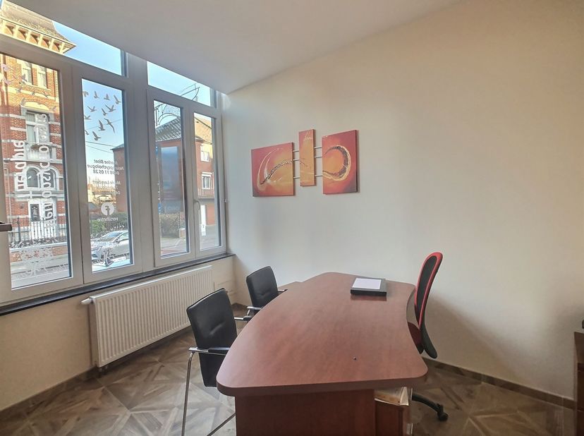 Bedrijfsvastgoed te huur
                    in 5660 Couvin