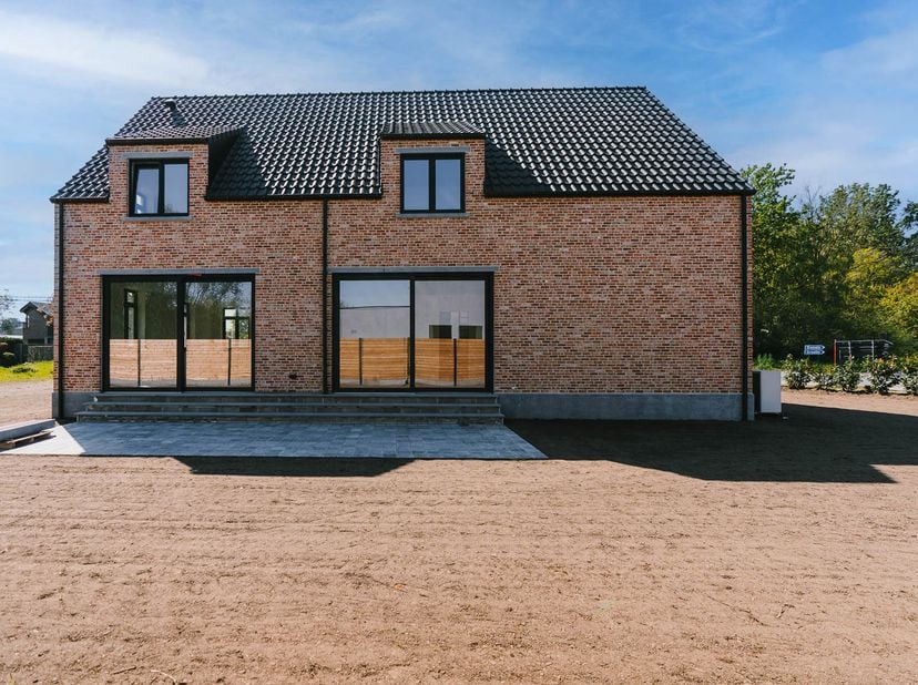 joeri.vandeven@homixx.be of 016/199.346<br />
Verkoop onder 21% BTW ! Woning wordt volledig voor u afgewerkt!<br />
Ontdek deze prachtige nieuwbouwwon