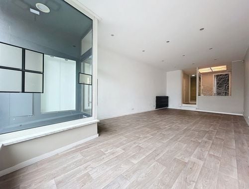                                         Gemengd gebruik te huur in Moeskroen, € 950
