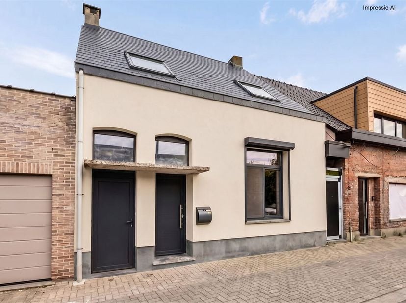 Ideale gezinswoning met een grote tuin en ruim gelijkvloers<br />
Ligging: doodlopende steeg, tussen Rodeborgstraat en Tarwestraat, zeer rustig, openb