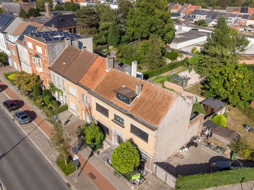 Vente : Maison de maître très spacieuse avec 6 chambres, bureau et piscine<br />
Vous êtes à la recherche d'un manoir majestueux et exceptionnellemen
