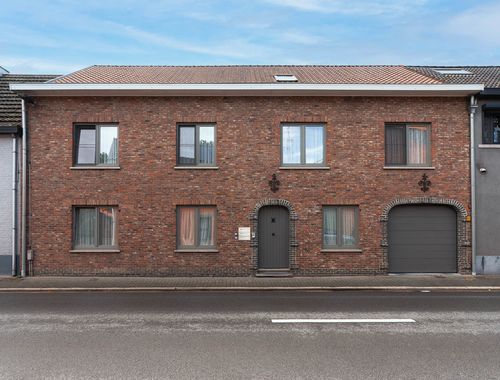                                         Immeuble d'appartements à vendre à Hever, € 650.000
