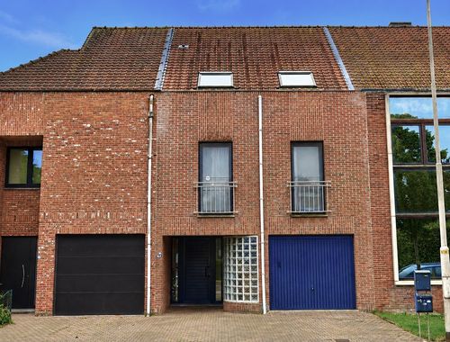                                         Appartementsgebouw te koop in Eeklo, € 375.000
