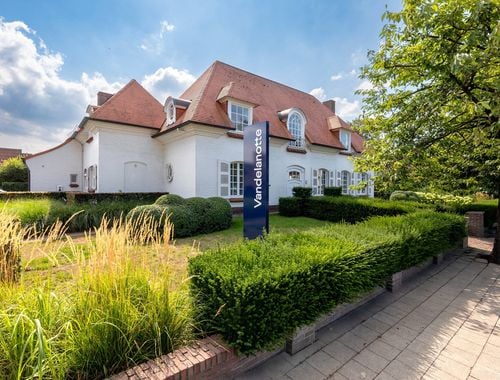                                         Kantoorgebouw te koop in Turnhout, € 965.000
