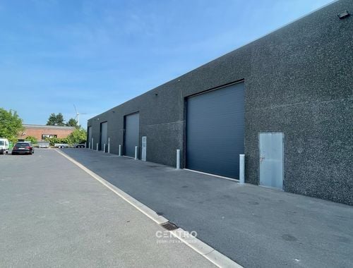                             Magazijn zonder bureel te huur in Sint-Pieters
