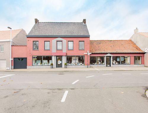                                         Commercieel Gebouw te koop in Hooglede, € 465.000
