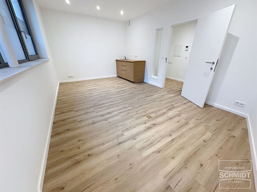 IMMOSCHMIDT (Ref. 29247) - UCCLE (COGHEN / ALSEMBERG): NOG BESCHIKBAAR OP DINSDAG EN DONDERDAG - 200 €/dag: Praktijkruimte op de begane grond van een