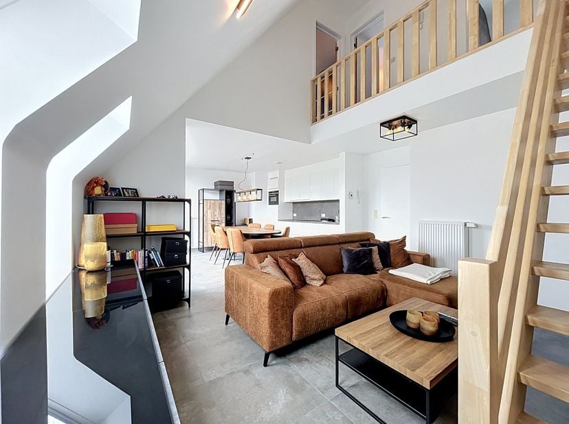 WORDT DIT PRACHTIG APPARTEMENT JE THUIS OF NIEUWE VASTGOEDBELEGGING ?<br />
LIGGING: Toplocatie, nabij de gezellige dorpskern van De Klinge. Op wande