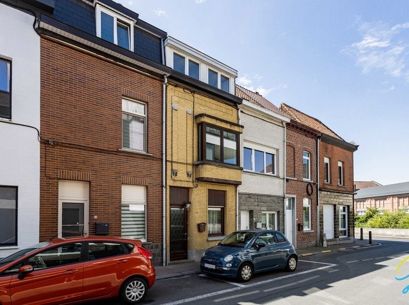 Voor een bezoek of meer info bel Jerko: 0492 82 50 00 of mail naar jerko@cornelis-goeman.be.<br />
Bent u op zoek naar een woning die u volledig naar
