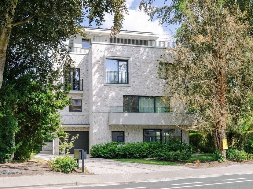 GENT- Instapklaar één-slaapkamer appartement in een kleinschalige residentie te koop nabij station Gent-Sint-Pieters<br />
Gelegen langs de Kortrijkse