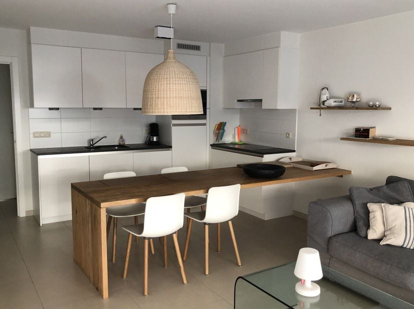 Appartement moderne avec 2 chambres et terrasse spacieuse à louer à Middelkerke. <br />
<br />
L'appartement (69 m2) (avec ascenseur) est situé au pr