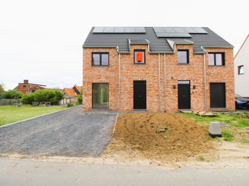 Maison à louer
                    à 8840 Westrozebeke