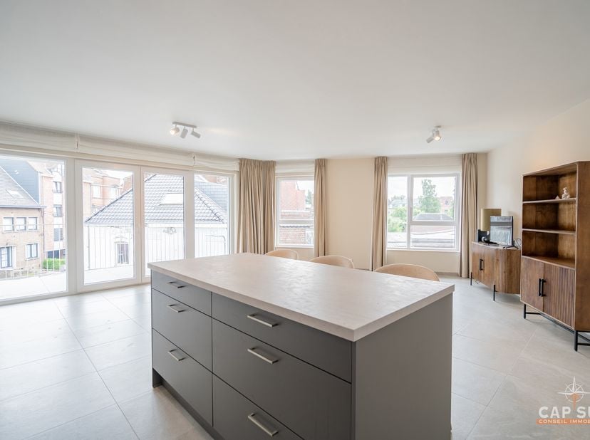 SIGNATURE DE BAIL EN COURS ! BRAINE-L’ALLEUD – Cap Sud vous présente ce magnifique appartement neuf, basse énergie, idéalement situé dans un immeuble