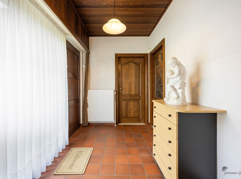 Laat u verleiden door deze vrijstaande laagbouwwoning op toplocatie in Gooreind. Deze lichtrijke, goed onderhouden woning biedt 2 ruime slaapkamers en