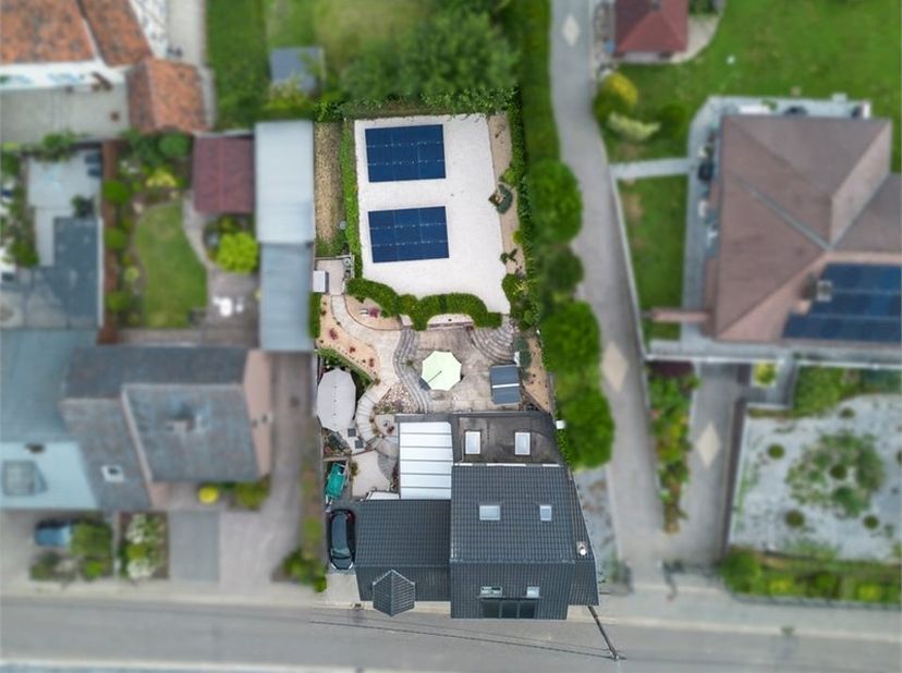 Deze prachtige woning combineert ruimte, comfort en energiezuinigheid&amp;nbsp;op een toplocatie. Met een bewoonbare oppervlakte van 229 m², 3 slaapkamers