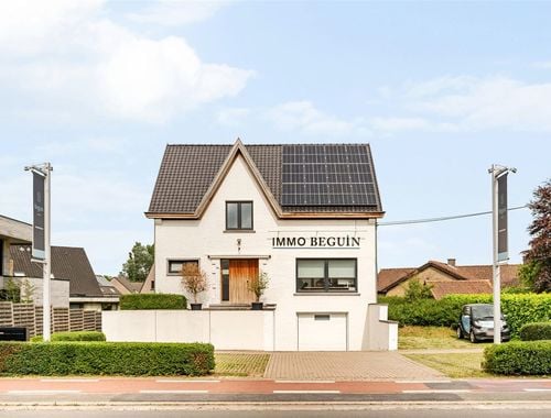                                         Commercieel Gebouw te koop in Sint-Eloois-Vijve, € 499.500
