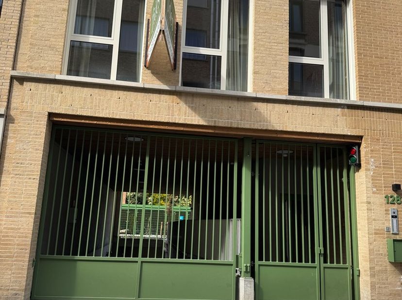 Garage à vendre
                    à 2600 Berchem