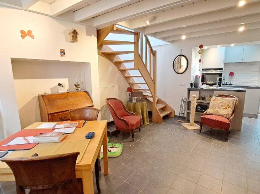 Gerenoveerde stadswoning met 1 slaapkamer en koer op een interessante ligging in het centrum van Brugge.<br />
Ideaal voor wie op zoek is naar een gez