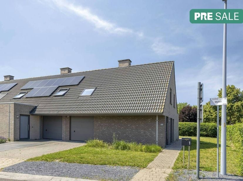 Dit instapklaar huis is rustig gelegen in Kuurne, doch op wandelafstand van het centrum én is vlot bereikbaar via diverse invalswegen. <br />
<br />
I