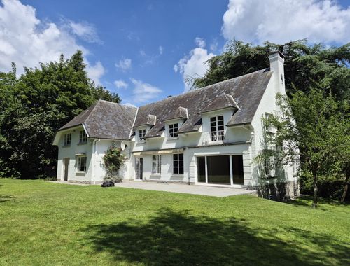                                         Villa te huur in Sint-Genesius-Rode, € 4.500
