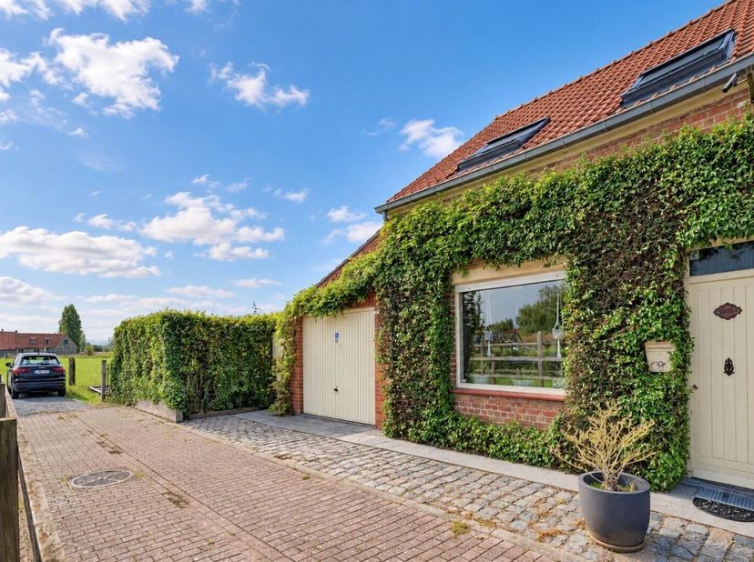 Huis te koop in ,
                    8630 Houtem