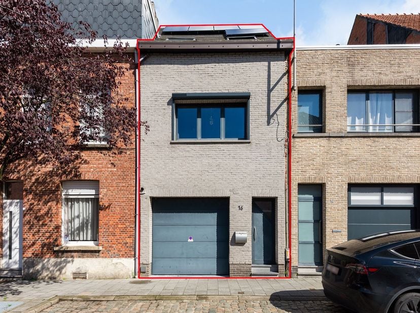 Huis te koop in Atlasstraat 16,
                    2660 Hoboken