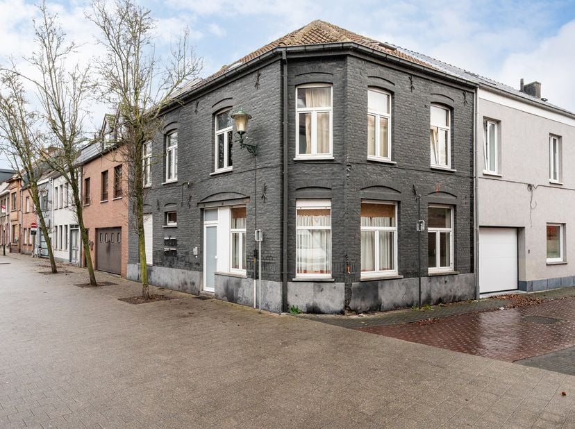 Appartement te koop in Raamstraat 19,
                    9900 Eeklo