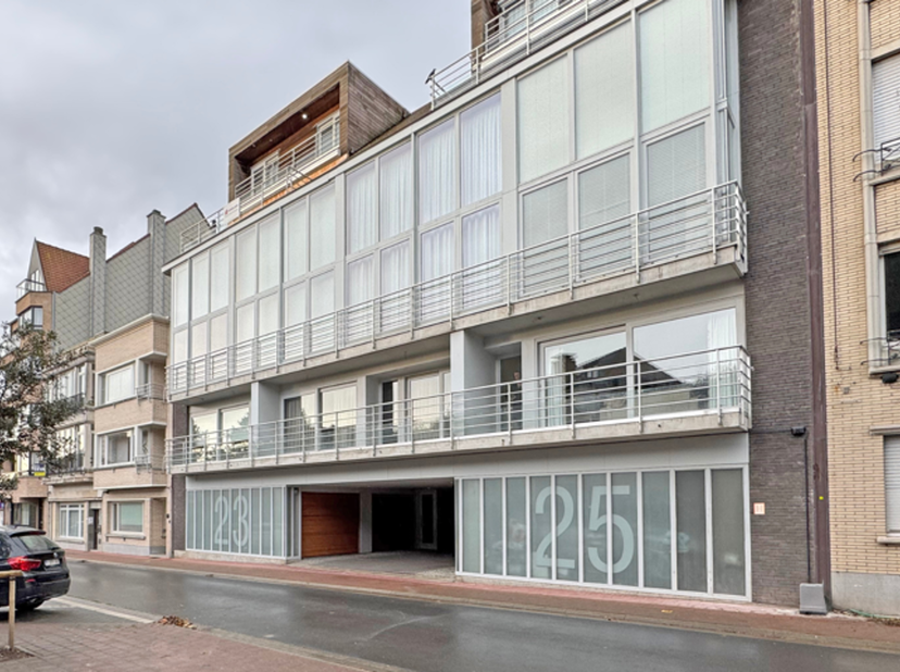 Garage te koop in Nieuwpoortstraat 23,
                    8300 Knokke