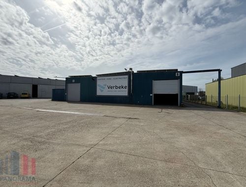                                         Bâtiment d’entreprise à louer à Deinze, € 3.250
