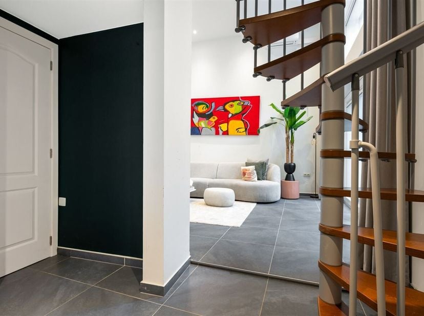 Gerenoveerd duplexappartement (66 m²) met terras in het bruisende centrum van Antwerpen<br />
Locatie: Dit gezellig appartement staat te koop in de Ko