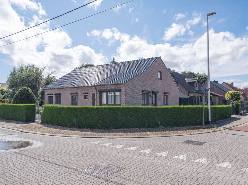 Huis te koop in Lemmenshoefstraat 36E,
                    3650 Dilsen