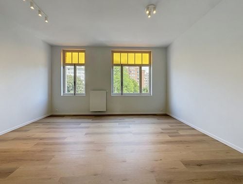                                         Appartement à louer à Etterbeek, € 1.350
